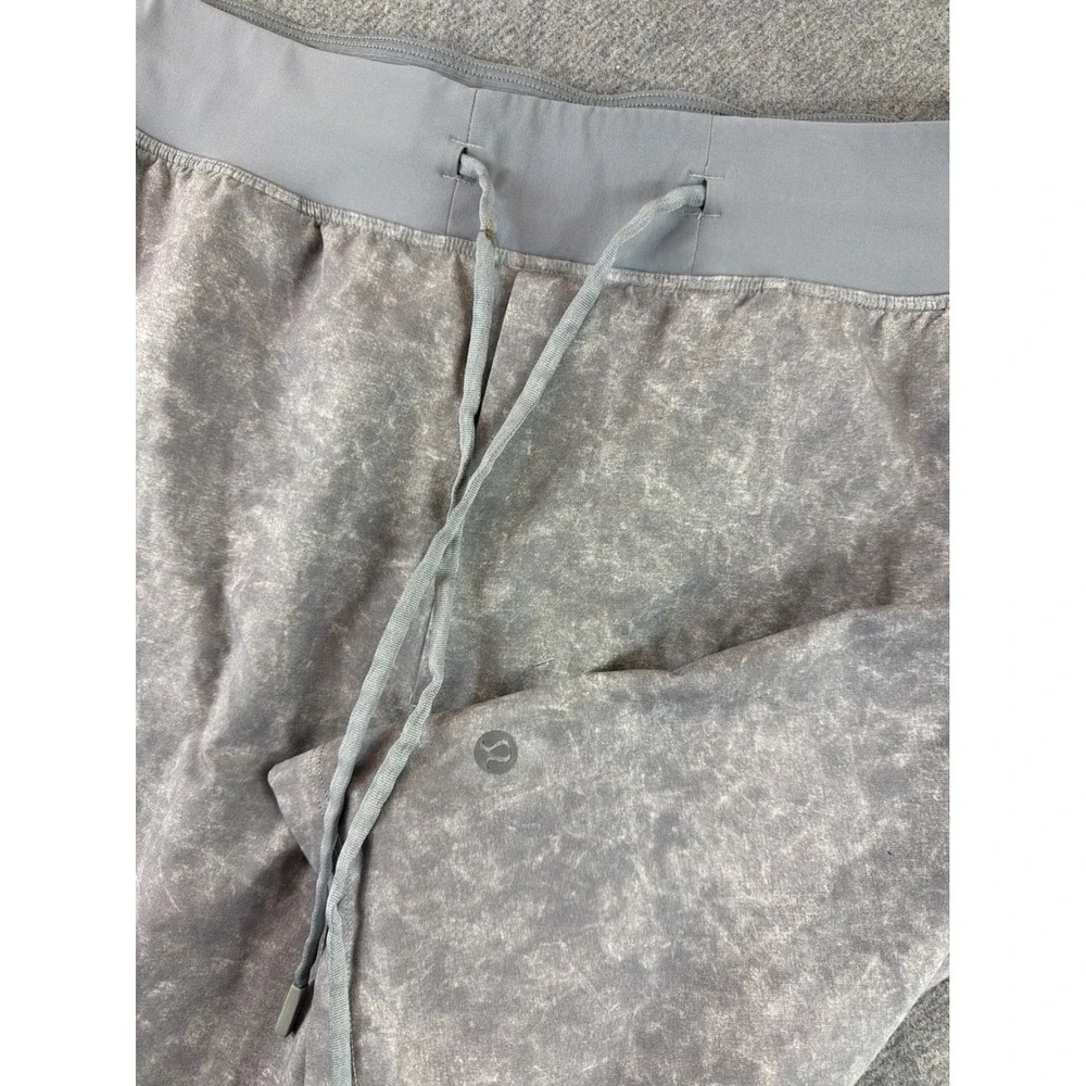 Lululemon Pace Breaker Shorts Mens XXL Grey Acid Wash Lined 7 Inseam Athletic